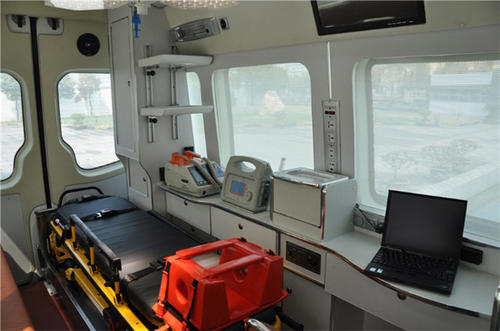 宝鸡救护车内部